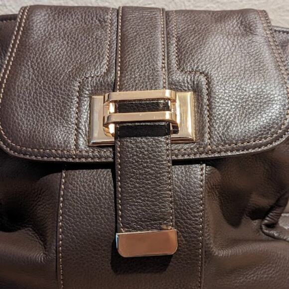 Liz Claiborne New York Crossbody Brown Pebbled Leather Bag in Like New Condition - Picture 2 of 12